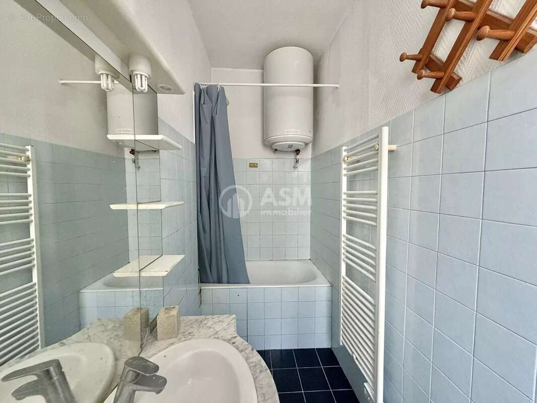 Appartement à COURBEVOIE