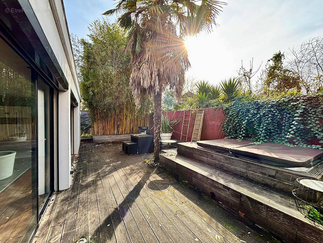 Appartement à BORDEAUX