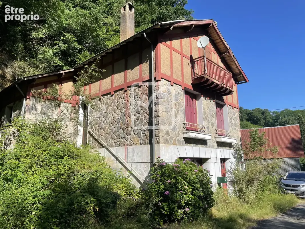 Maison à UZERCHE