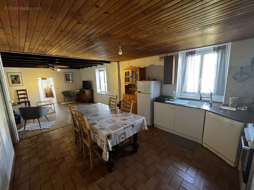 Maison 96 m² à Mazamet  - photo 3