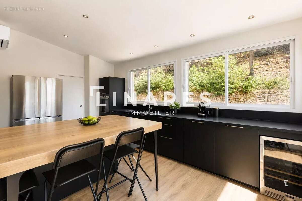 LA DOUCEUR - Villa T5 de 137m² - Piscine - Garage de 20m² - Terrain de 498m² - 13011 PARC DES 7 COLLINES - photo 3