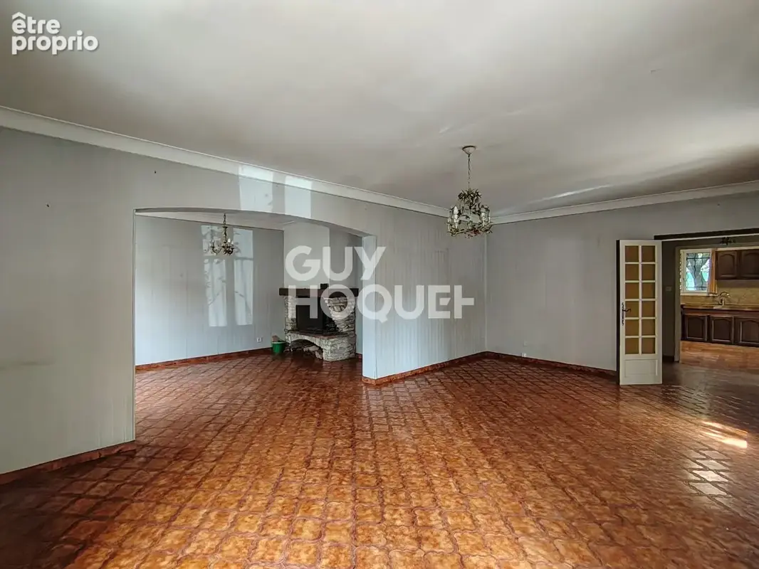 Carpentras Lègue - Maison de 7 pièce(s) de 210 m² avec 5 chambres, jardin et garage - photo 7