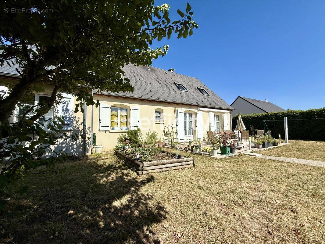 Maison à SAINTE-MAURE-DE-TOURAINE