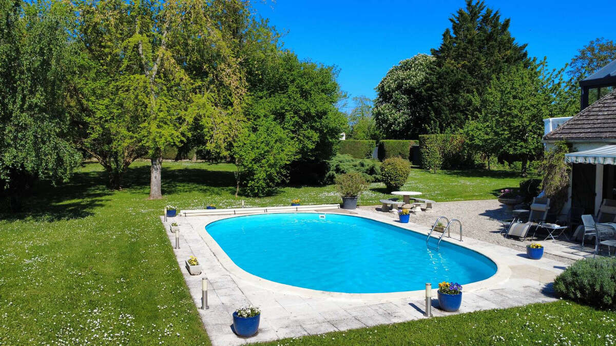 Propriété avec piscine et sa maison d'amis sur son jardin de 2250m2 - photo 31