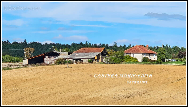 Maison à VIC-FEZENSAC