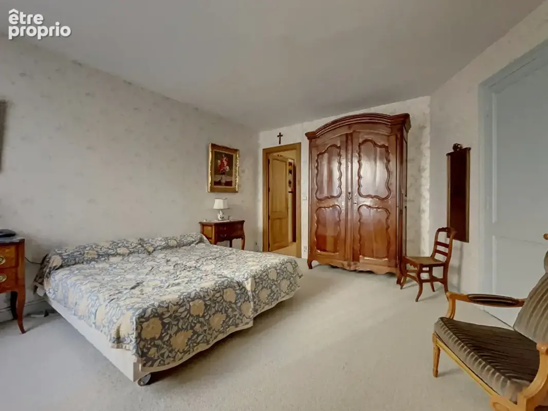 A VENDRE - La Rochelle Secteur Marché - Maison 4 chambres - 196 m² - Extérieur 35 m² - photo 8