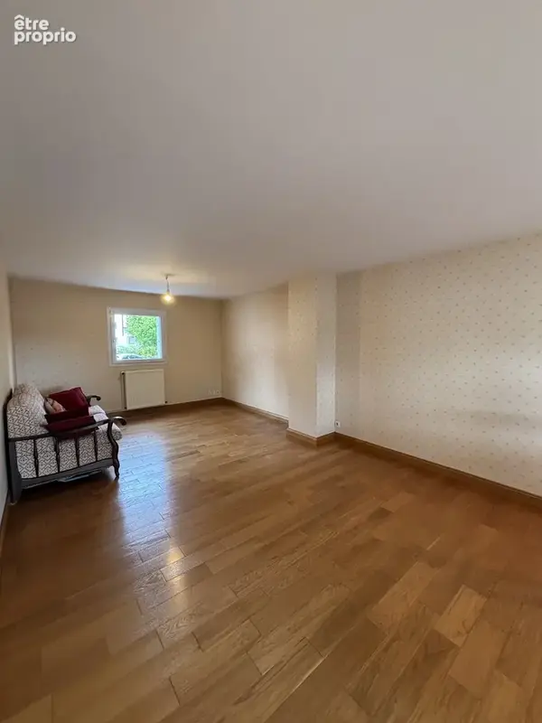 Rare sur le secteur   superbes volumes, balcon et garage ! - photo 3