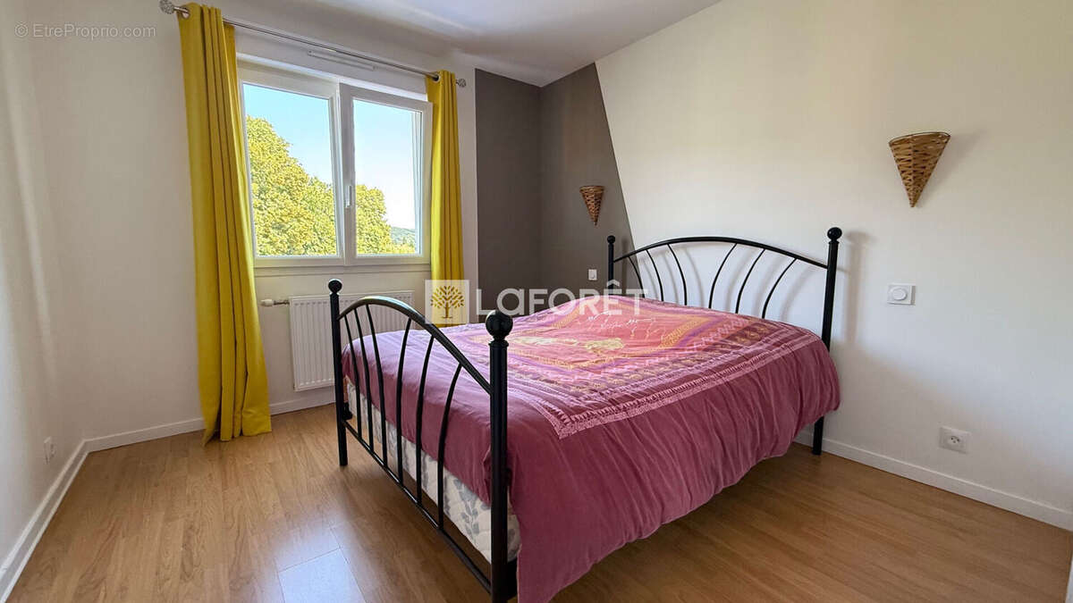 Maison à SAINT-LEGER-DU-BOURG-DENIS