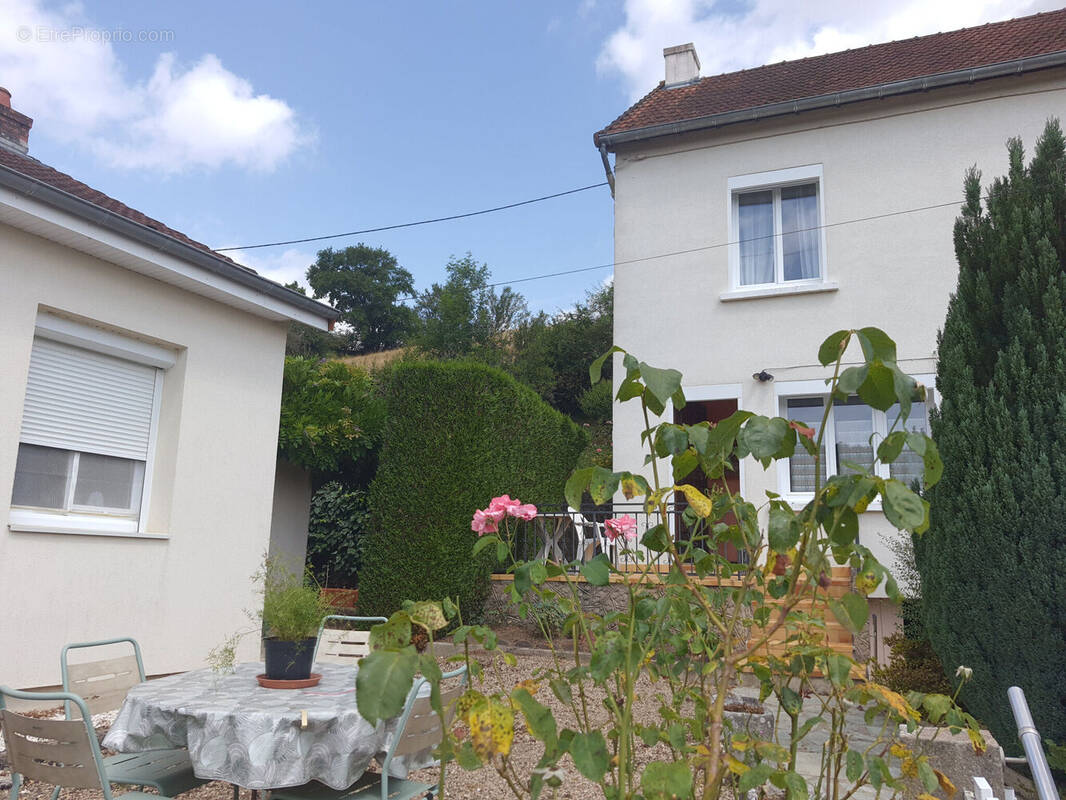 Photo 1 - Maison à GUEUGNON