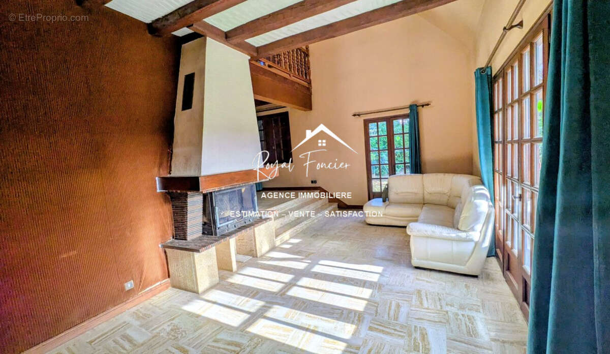 Séjour - Maison à DESCARTES