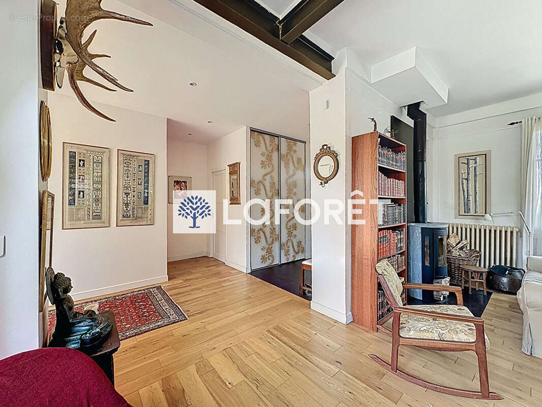 Maison à SAINT-NOM-LA-BRETECHE