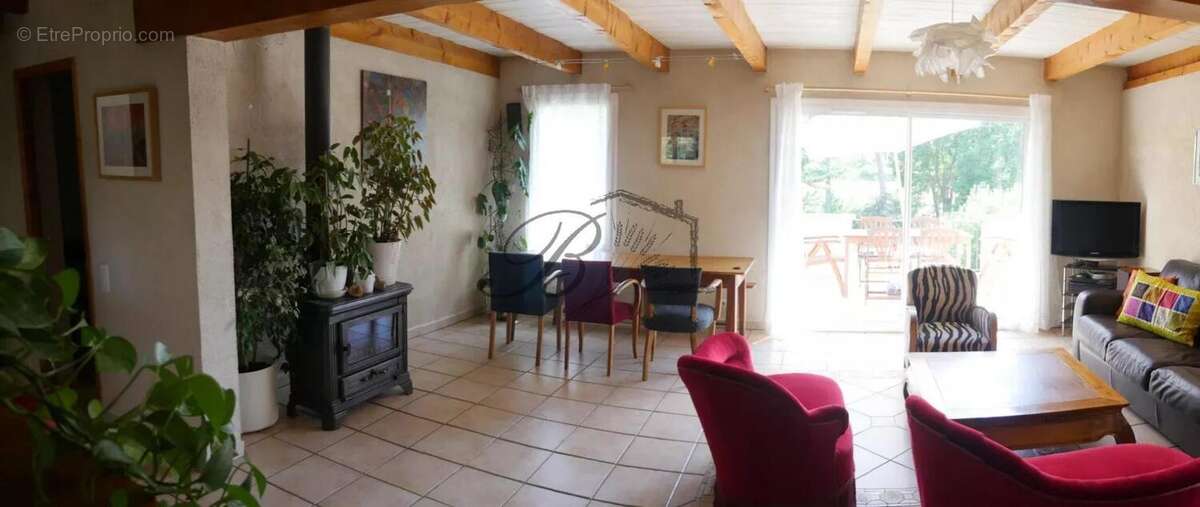 Maison à LA BASTIDE-DES-JOURDANS