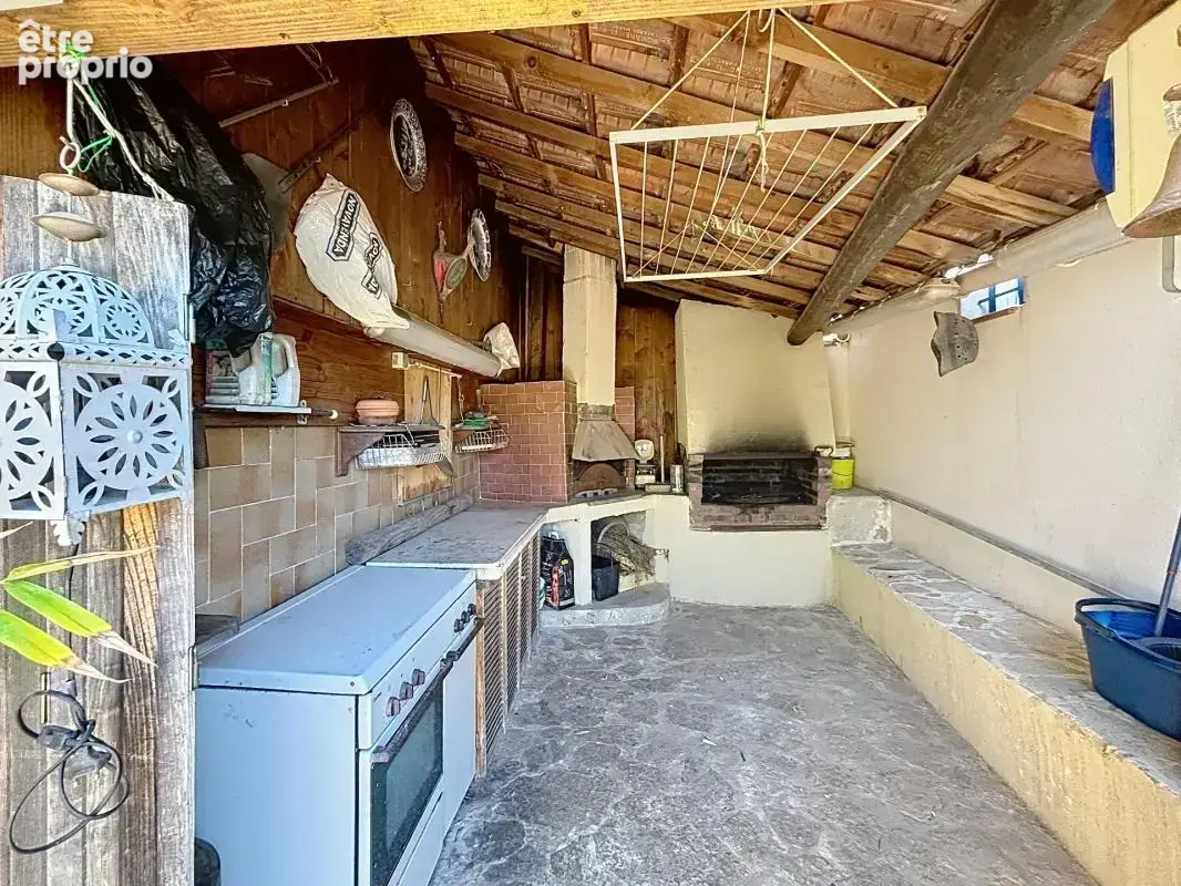 MARSEILLE 13e (Les Olives) – Propriété de 167 m² : Grande Maison Familiale ou Jusqu'à 4 Logements Indépendants Piscine Garages & - photo 19