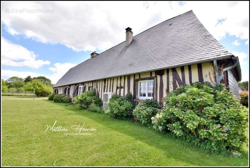 Maison à CLAVILLE