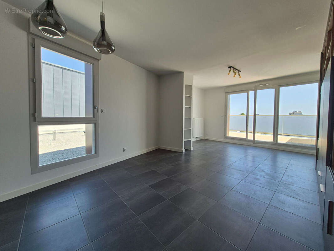 VANNES EST T.4  récent 96m² dernier étage - photo 4