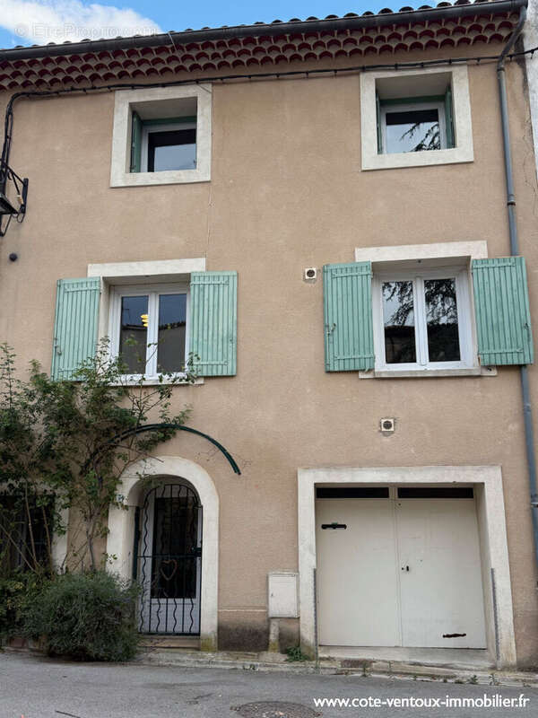 Maison à PERNES-LES-FONTAINES