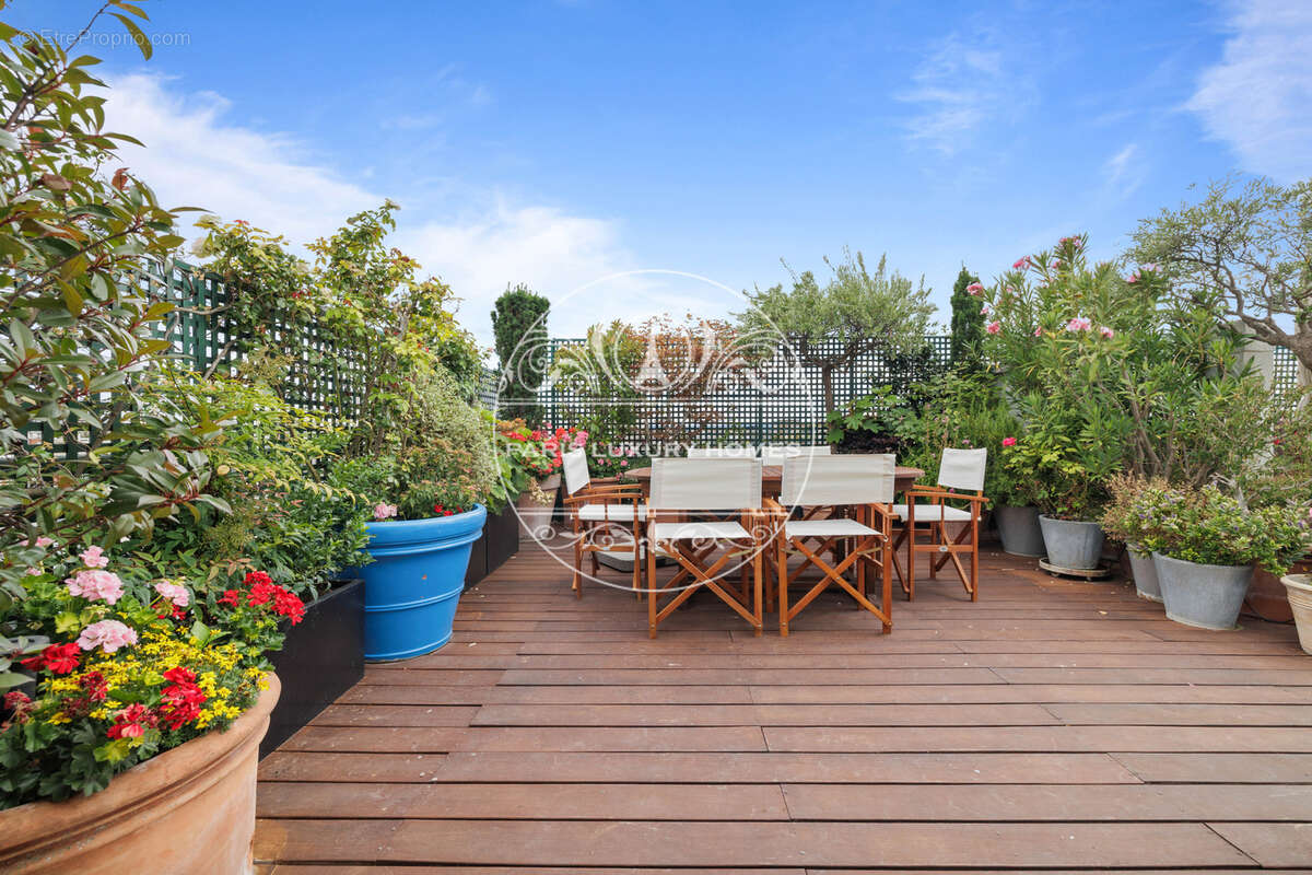 Exceptionnel penthouse avec terrasse à Paris 16ème ! - photo 4