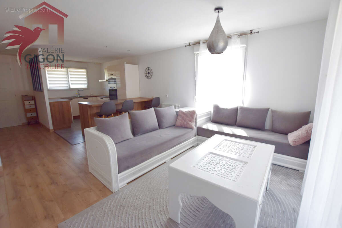 BELLE MAISON CONTEMPORAINE CONSTRUITE en 2018... offrant des prestations récentes, des volumes agréables et un - photo 4
