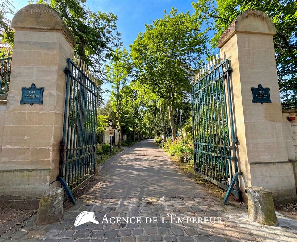 Demeure dans le Parc de la Malmaison, parcelle de 3 000 m2 - photo 25