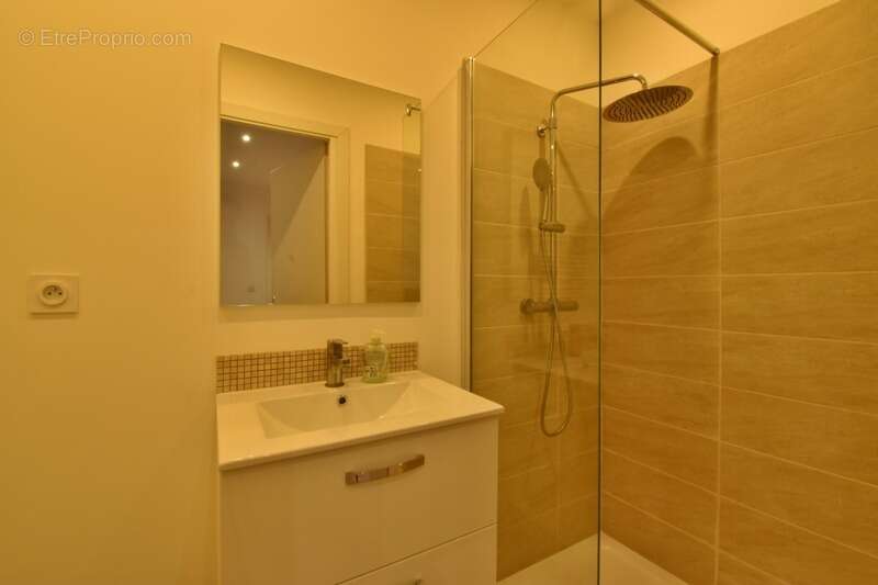 Appartement à VOLONNE