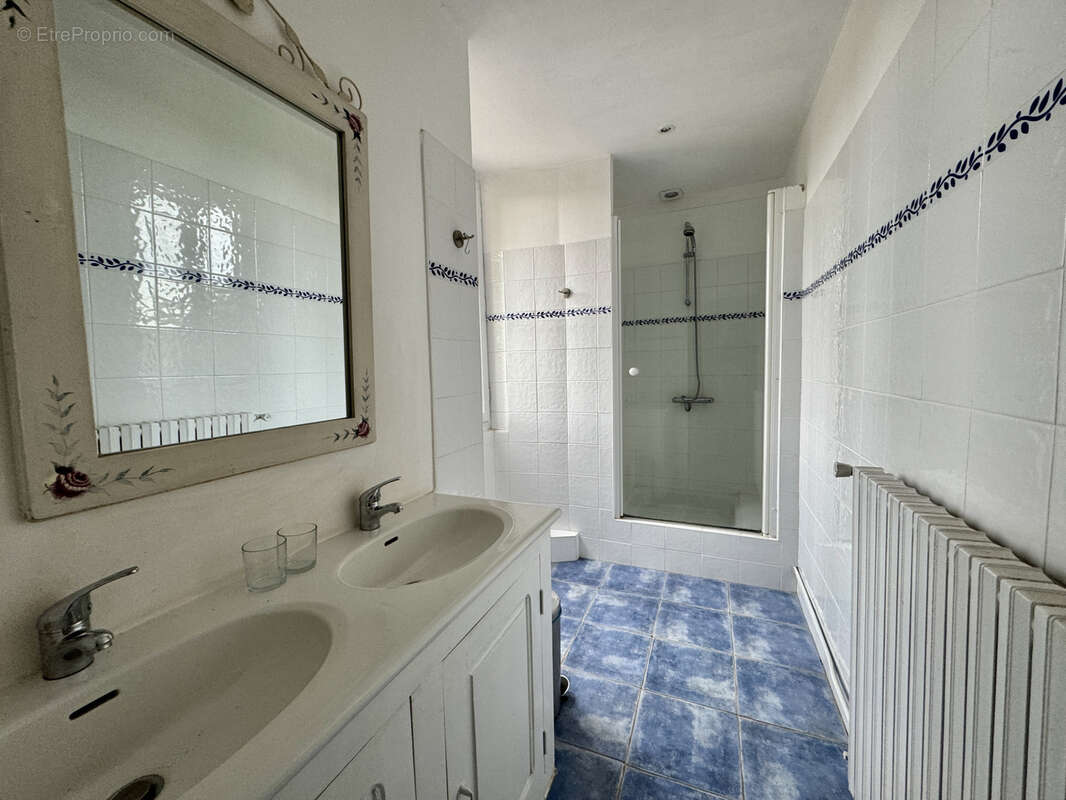 Maison à SAINT-BONNET-LA-RIVIERE