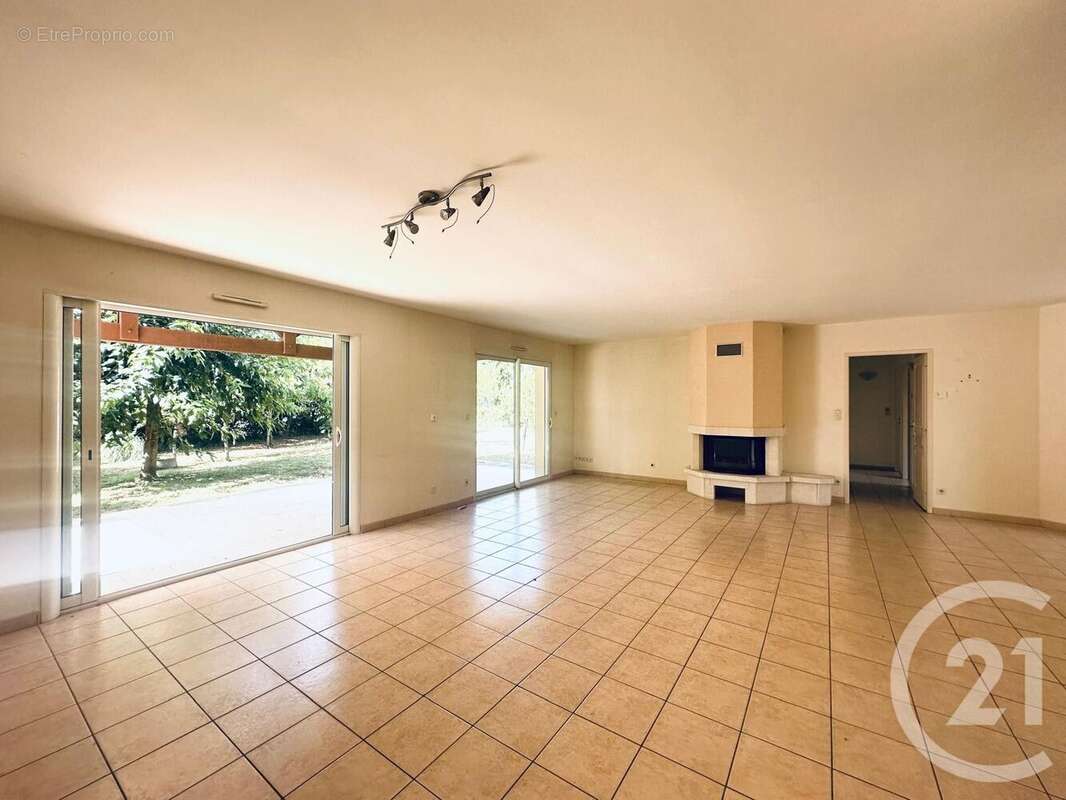 Maison à SAINT-ANDRE-DE-CUBZAC