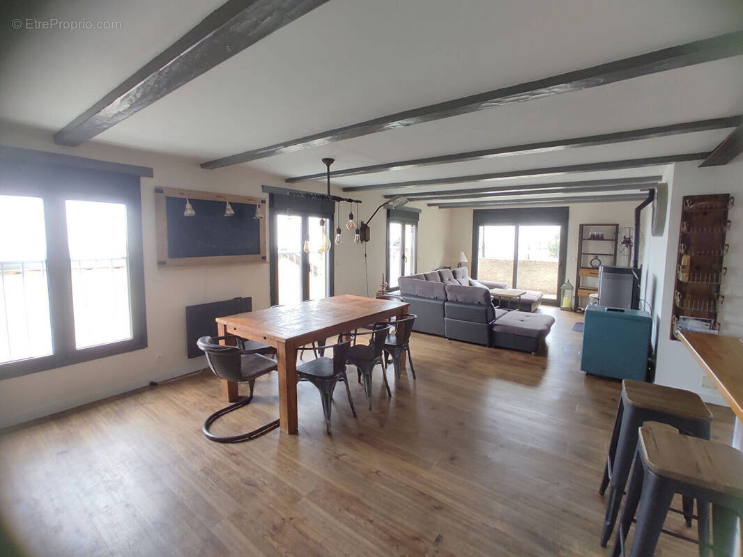 Maison à LES ANGLES