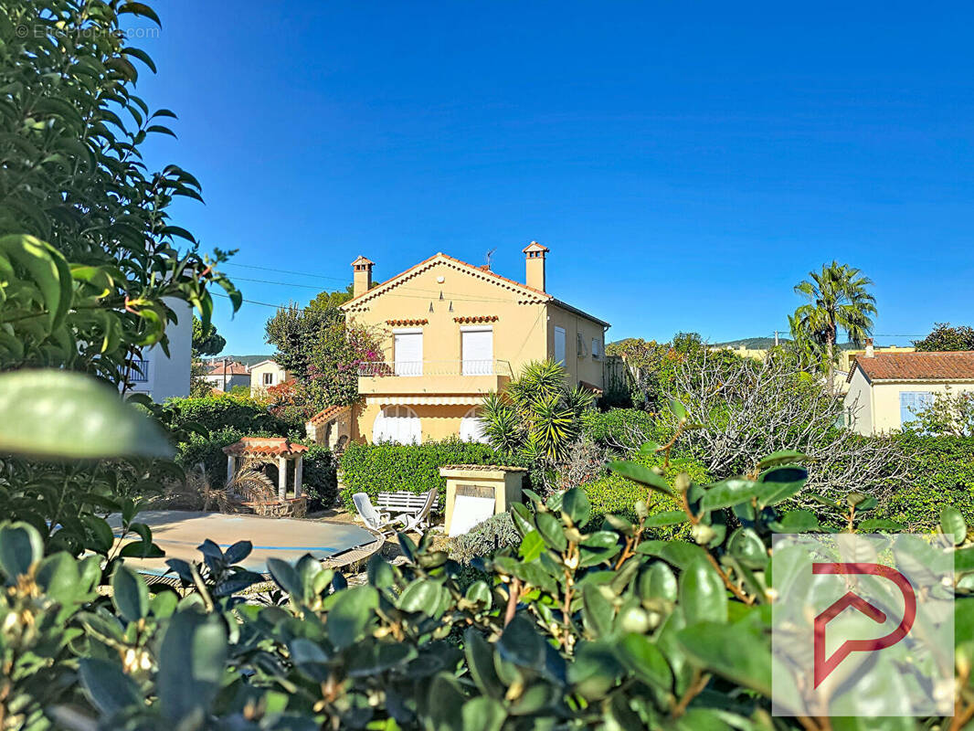 Maison à SIX-FOURS-LES-PLAGES