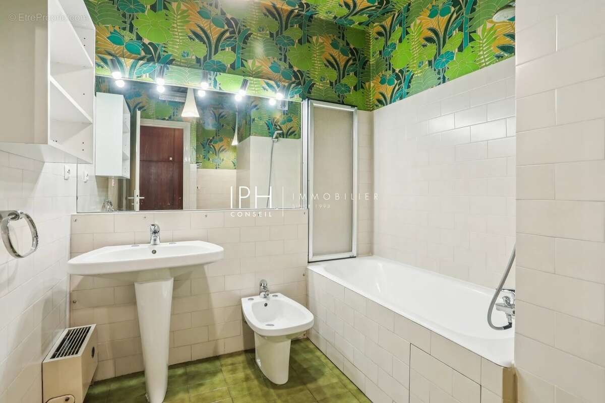 Appartement à NEUILLY-SUR-SEINE