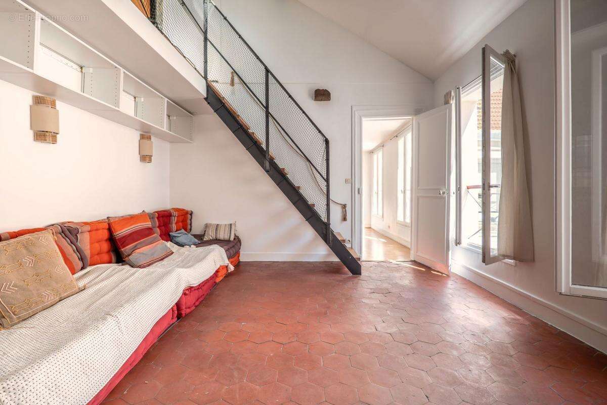 Appartement à PARIS-2E