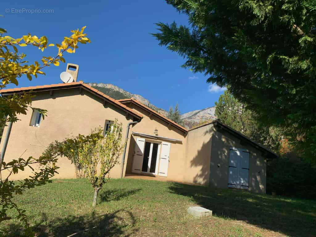 Maison à LAVAL-D'AIX