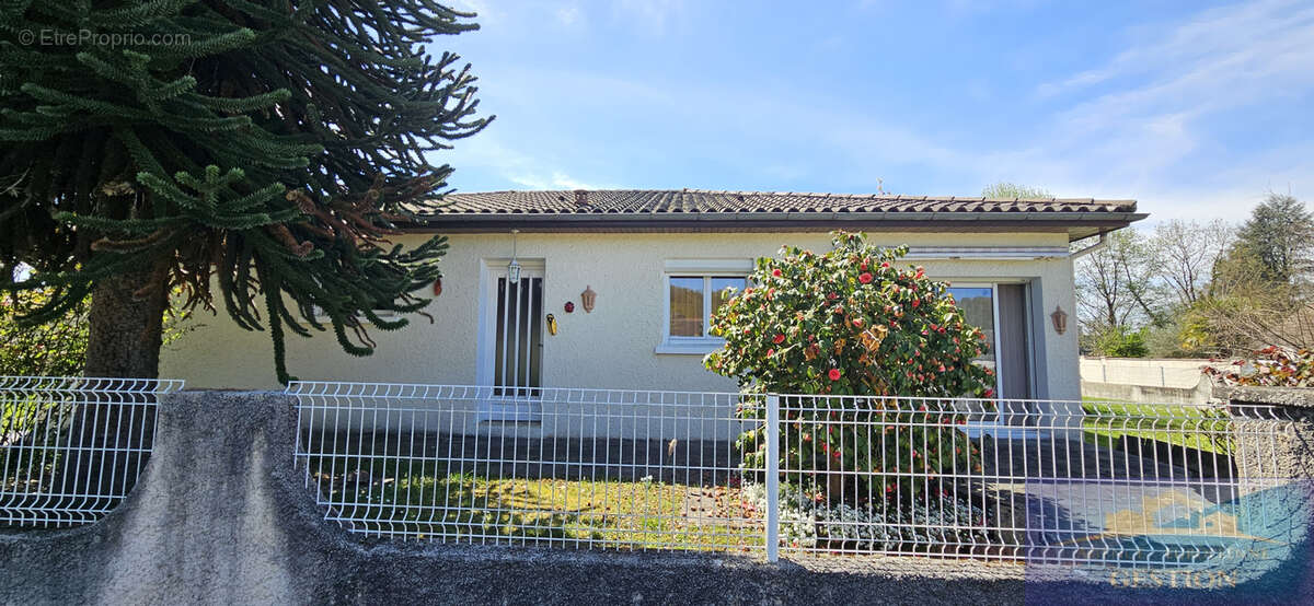 Maison à PONTACQ