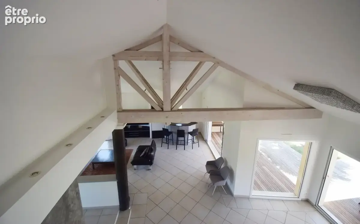 À VENDRE - Maison d'architecte avec piscine, dépendance aménagée et grange sur terrain arboré à 5 minutes de Vichy - photo 10