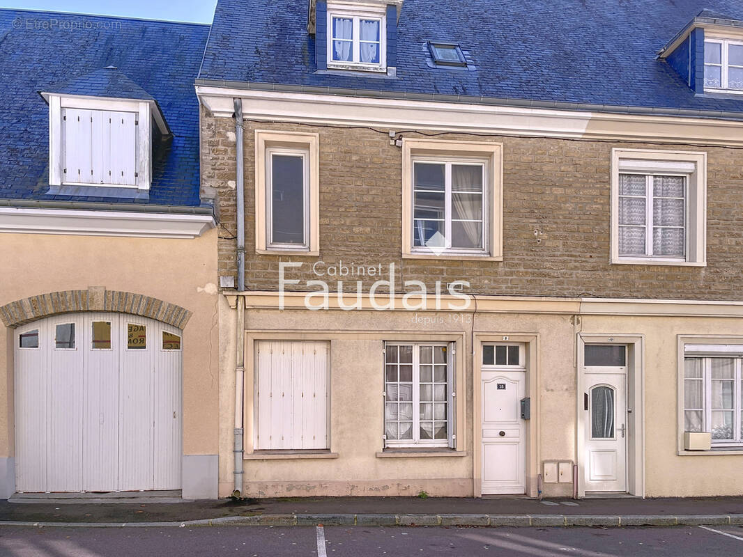Maison à PERIERS