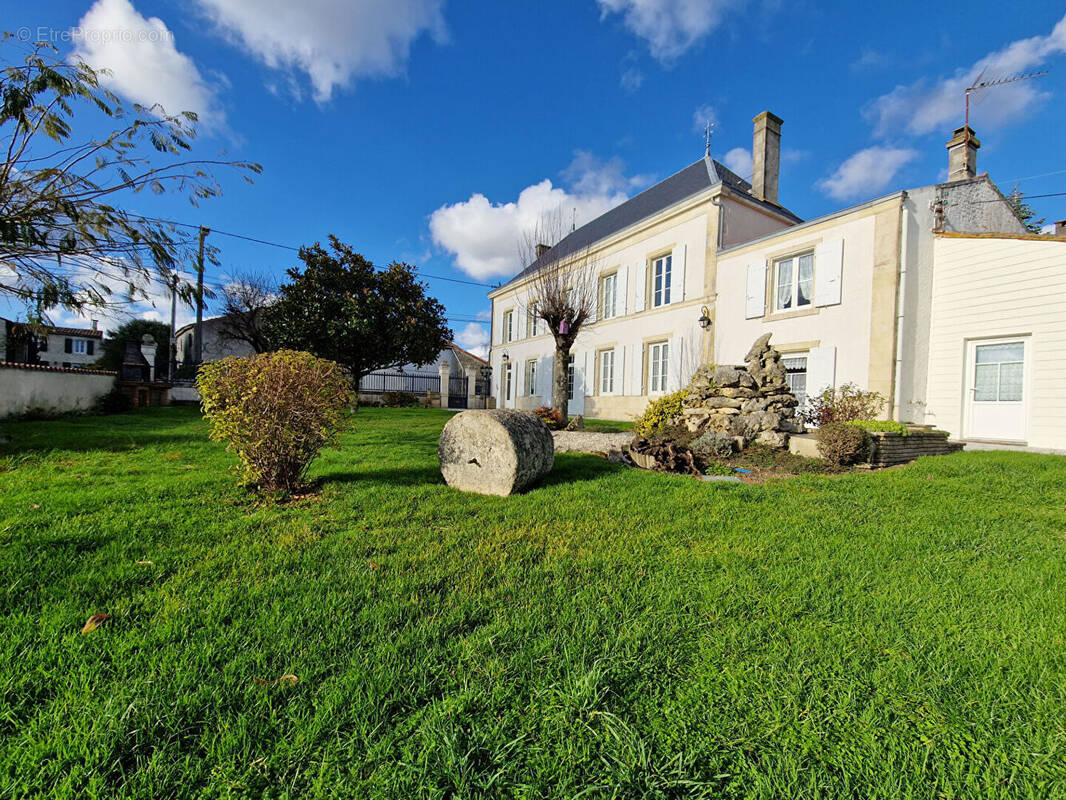 Maison à BREUIL-LA-REORTE