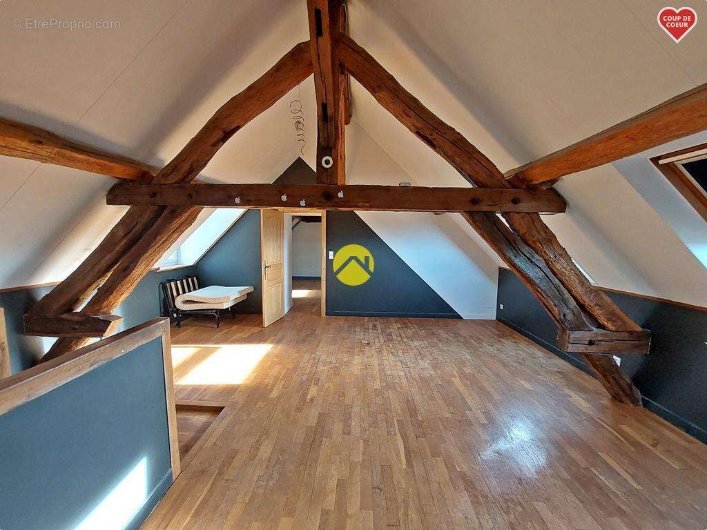 Maison à MOULINS-EN-TONNERROIS