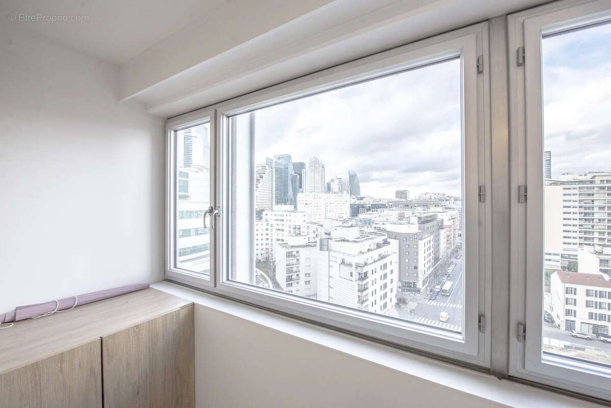 Appartement à COURBEVOIE