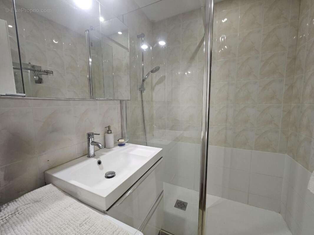 Photo 6 - Appartement à ROQUEBRUNE-SUR-ARGENS