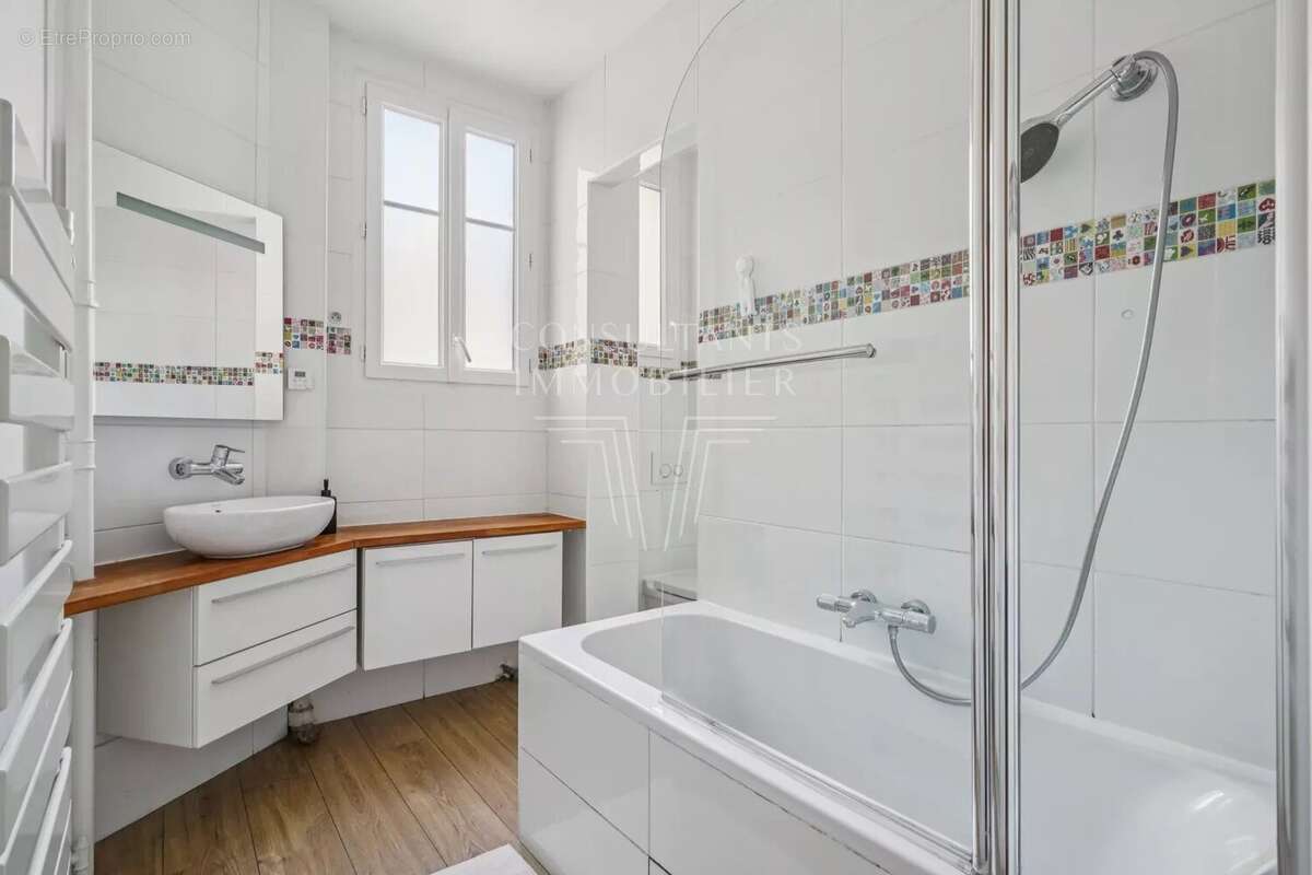 Appartement à NEUILLY-SUR-SEINE