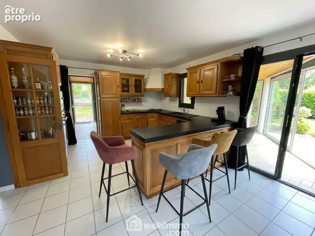 Maison 7 pièces 190 m² à vendre à Saint-Avaugourd-Des-Landes (85540) - photo 7