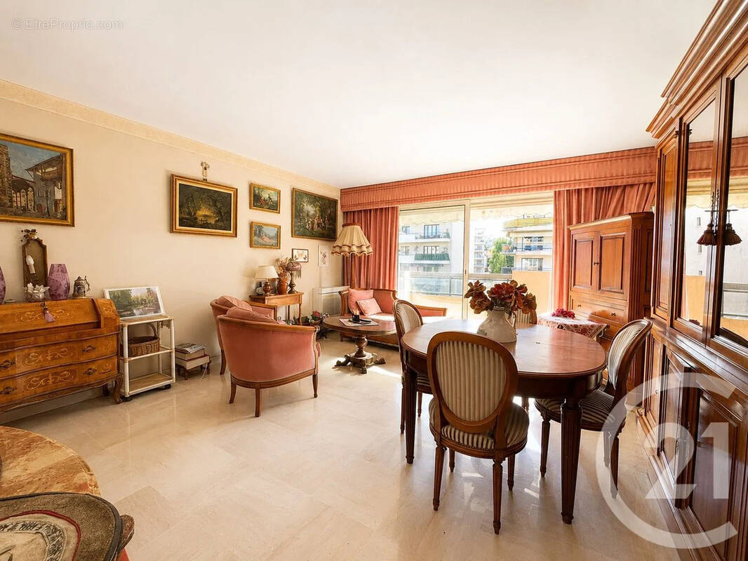 Appartement à LE CANNET