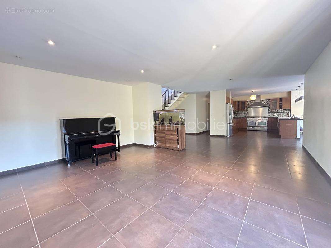 Villa familiale 9 pièces – 230 m² – La Verpillière - photo 8