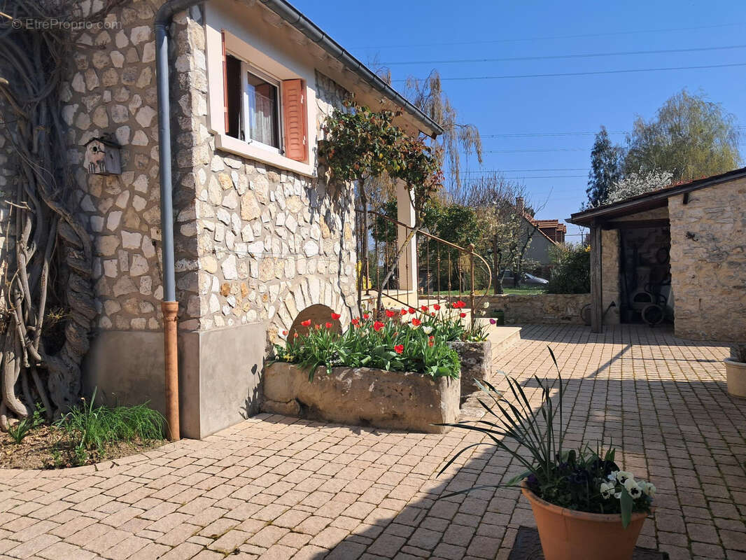 Maison à THOIRY