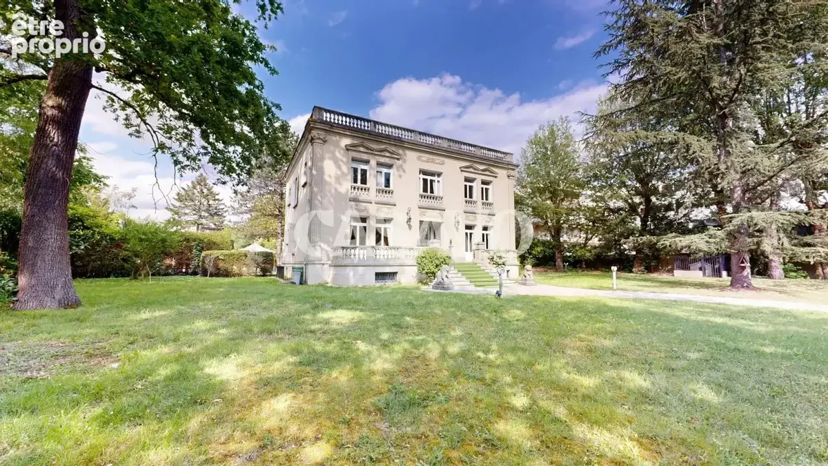 Vente Maison 15 pièces de 650m² - 94120 Fontenay-sous-Bois - photo 24