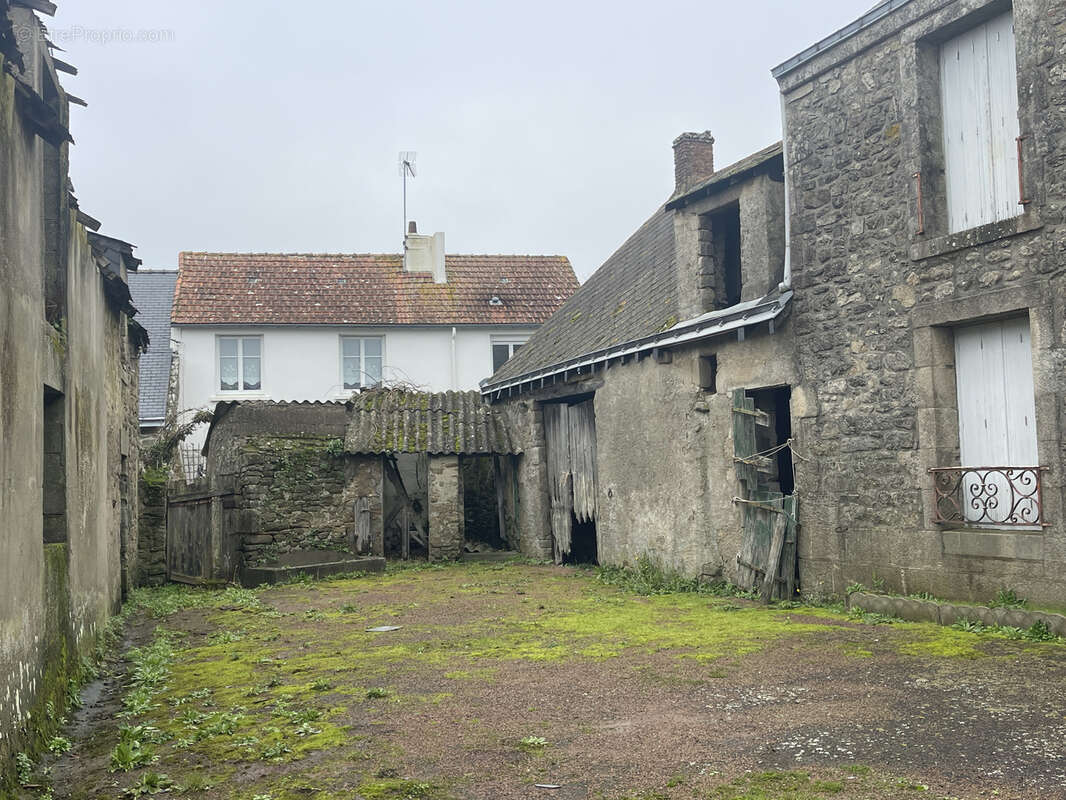 Maison à LA TURBALLE