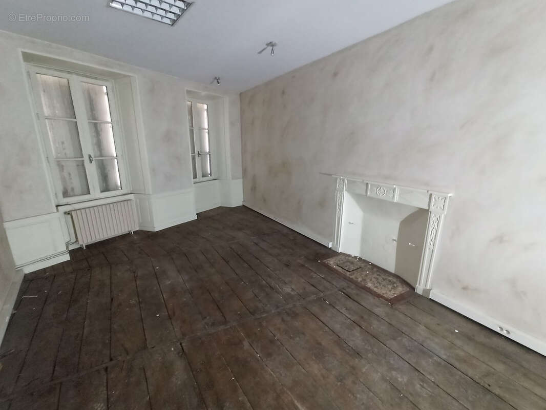 Commerce à SAINT-JUNIEN