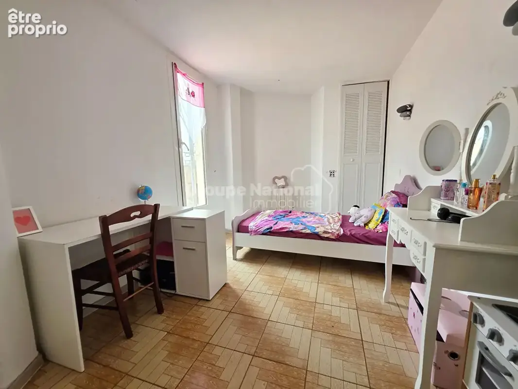 Appartement T4 avec terrasse et garage - photo 8