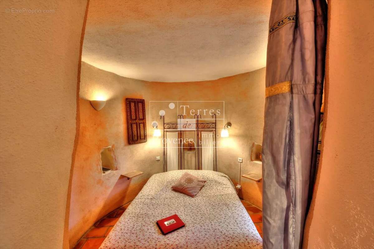 Maison à SAINT-LAURENT-DU-VERDON