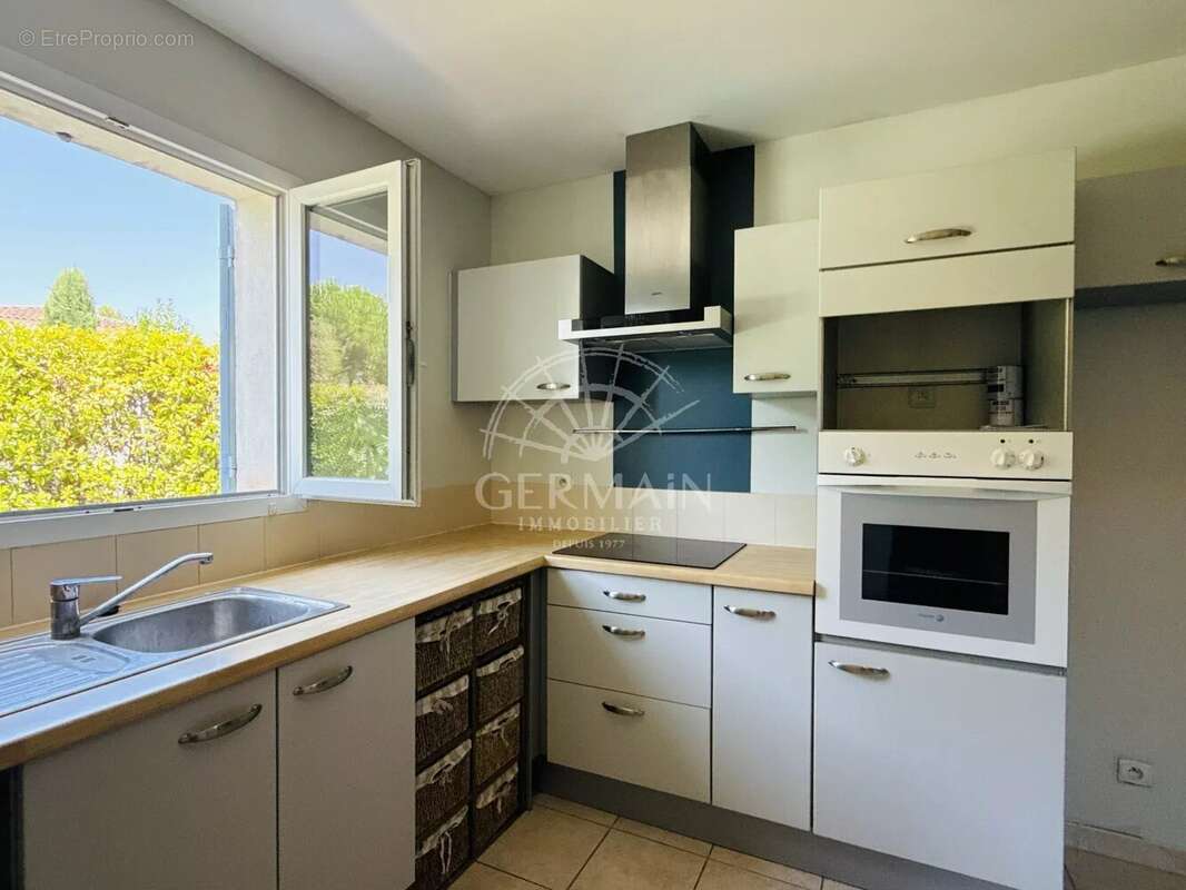 Maison familiale avec piscine et garage - Lagnes - photo 6
