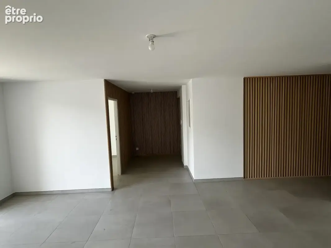 T4 110 m2 avec jardin et stationnement - photo 2